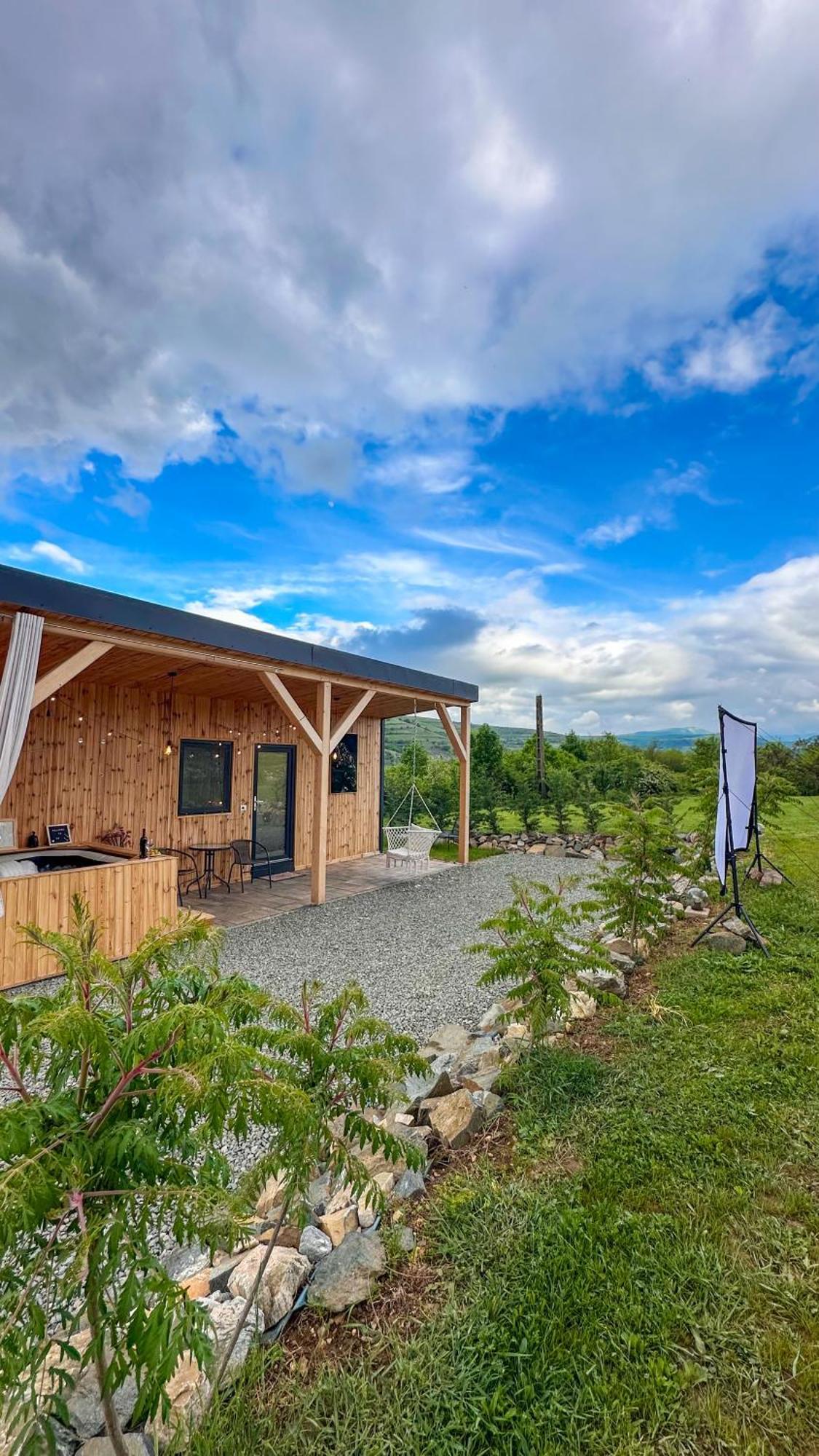 Kubiq Transalpina Villa Petresti Exterior foto