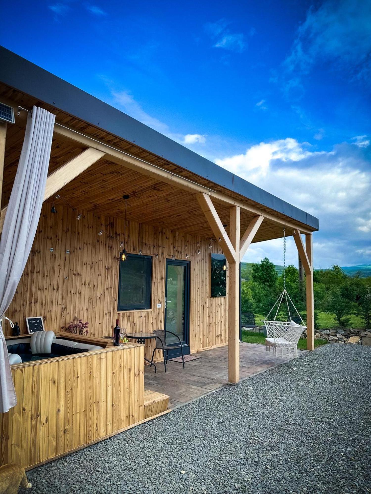 Kubiq Transalpina Villa Petresti Exterior foto