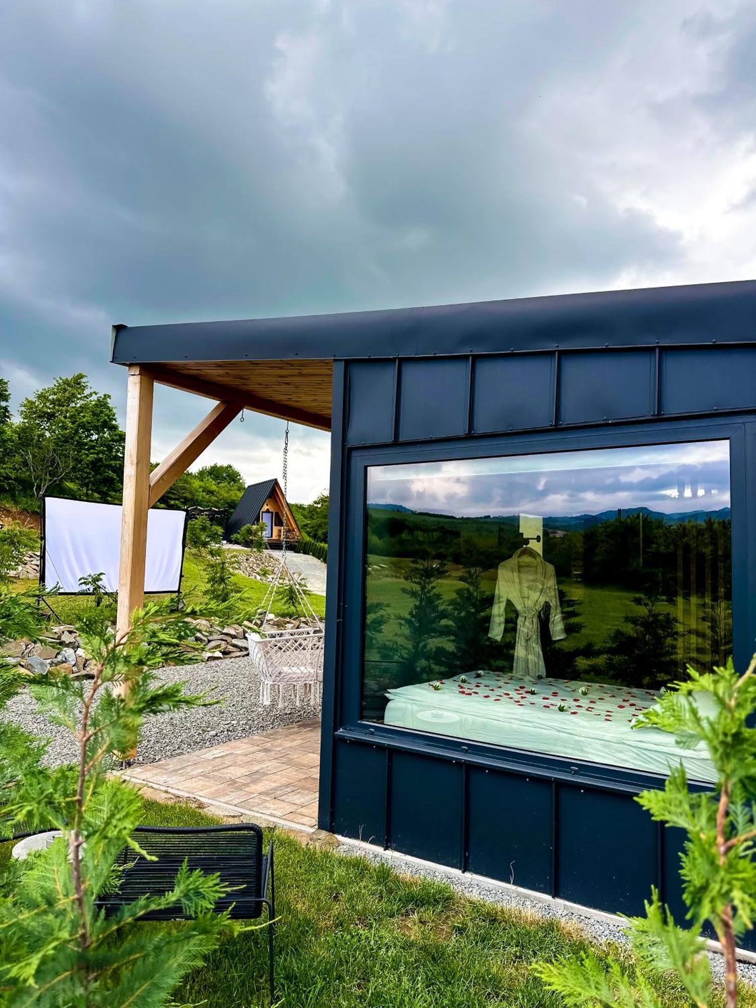 Kubiq Transalpina Villa Petresti Exterior foto