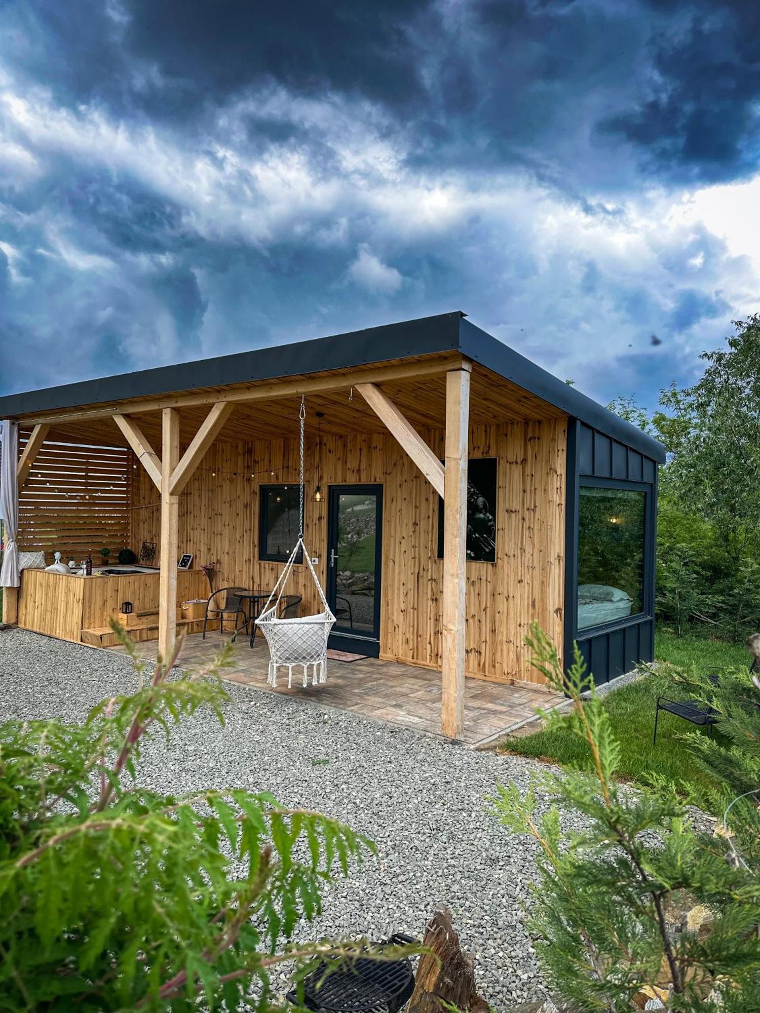 Kubiq Transalpina Villa Petresti Exterior foto