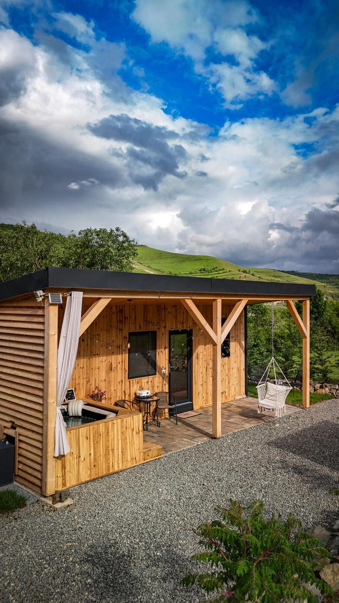Kubiq Transalpina Villa Petresti Exterior foto