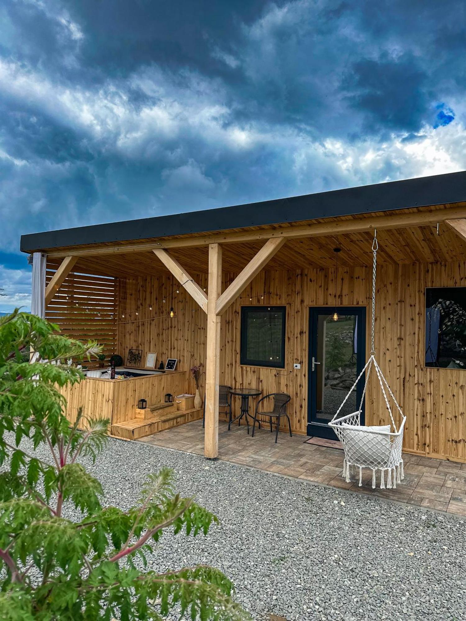 Kubiq Transalpina Villa Petresti Exterior foto