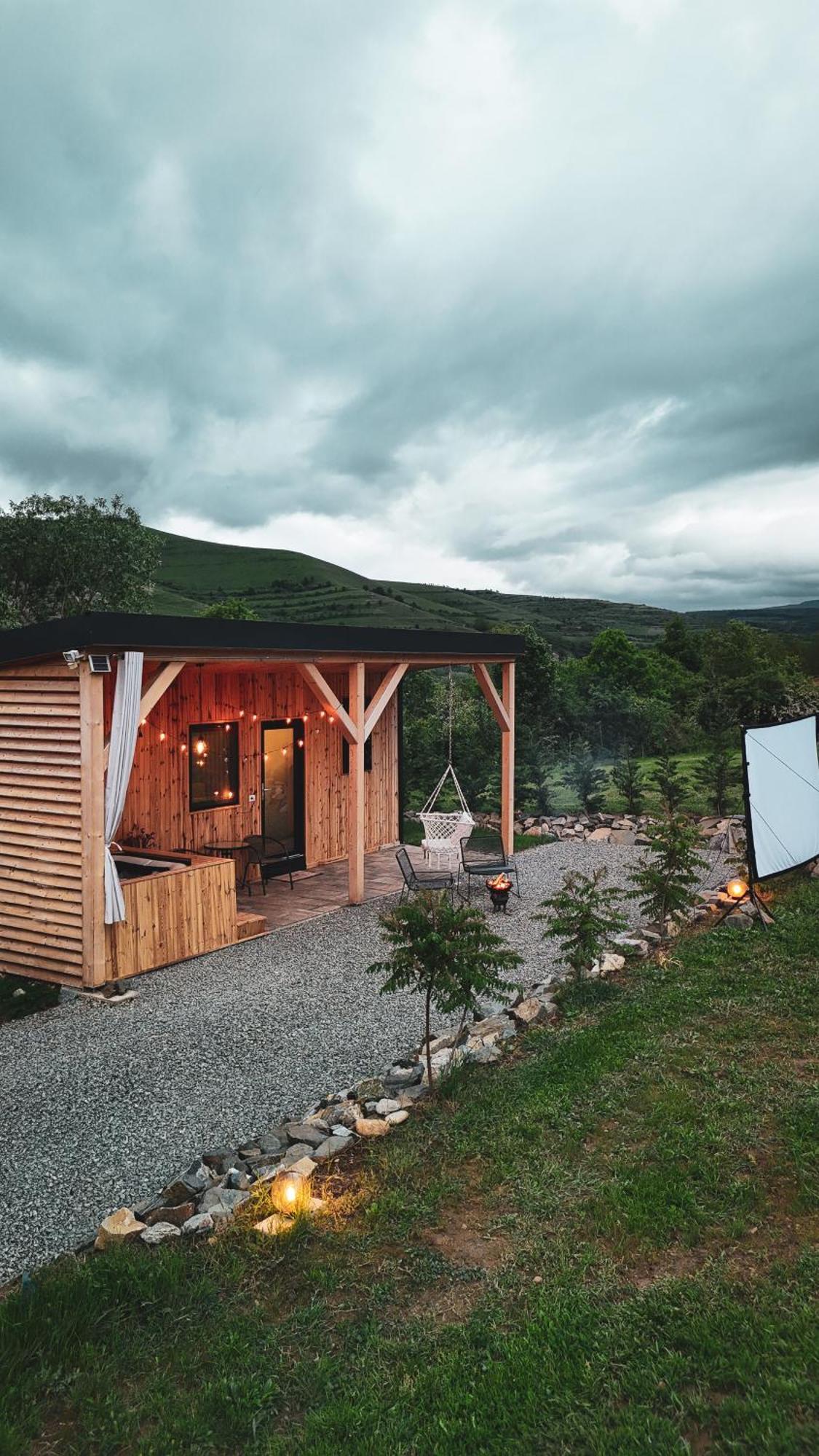 Kubiq Transalpina Villa Petresti Exterior foto