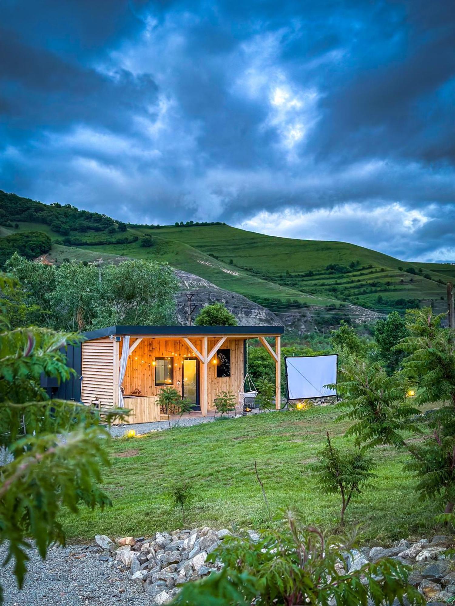 Kubiq Transalpina Villa Petresti Exterior foto
