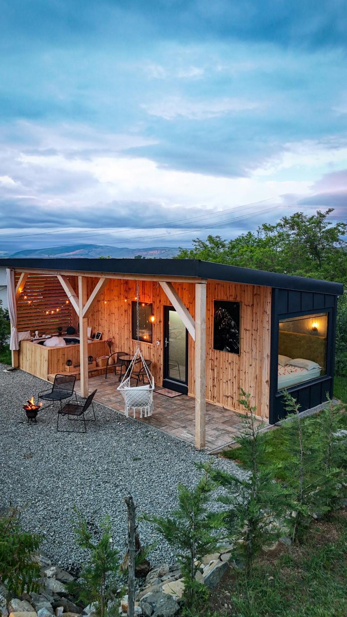 Kubiq Transalpina Villa Petresti Exterior foto
